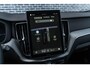Volvo XC60 T6 Plug-in Hybrid AWD Plus Black Edition | PHEV | Panoramadak | Head-up Display | 360 Graden Camera | Trekhaak | Elektrisch Verstelbare Voorstoelen | Harman Kardon Audio | Keyless Entry | Elektrische Achterklep | Sportstoelen