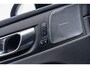 Volvo XC60 T6 Plug-in Hybrid AWD Plus Black Edition | PHEV | Panoramadak | Head-up Display | 360 Graden Camera | Trekhaak | Elektrisch Verstelbare Voorstoelen | Harman Kardon Audio | Keyless Entry | Elektrische Achterklep | Sportstoelen