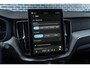 Volvo XC60 T6 Plug-in Hybrid AWD Plus Black Edition | PHEV | Panoramadak | Head-up Display | 360 Graden Camera | Trekhaak | Elektrisch Verstelbare Voorstoelen | Harman Kardon Audio | Keyless Entry | Elektrische Achterklep | Sportstoelen