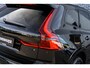Volvo XC60 T6 Plug-in Hybrid AWD Plus Black Edition | PHEV | Panoramadak | Head-up Display | 360 Graden Camera | Trekhaak | Elektrisch Verstelbare Voorstoelen | Harman Kardon Audio | Keyless Entry | Elektrische Achterklep | Sportstoelen