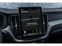 Volvo XC60 T6 Plug-in Hybrid AWD Plus Black Edition | PHEV | Panoramadak | Head-up Display | 360 Graden Camera | Trekhaak | Elektrisch Verstelbare Voorstoelen | Harman Kardon Audio | Keyless Entry | Elektrische Achterklep | Sportstoelen