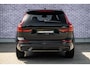 Volvo XC60 2.0 T6 Plug-in Hybrid AWD Plus Black Edition | PHEV | Panoramadak | Head-up Display | 360 Graden Camera | Trekhaak | Elektrisch Verstelbare Voorstoelen | Harman Kardon Audio | Keyless Entry | Elektrische Achterklep | Sportstoelen
