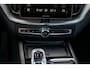 Volvo XC60 2.0 T6 Plug-in Hybrid AWD Plus Black Edition | PHEV | Panoramadak | Head-up Display | 360 Graden Camera | Trekhaak | Elektrisch Verstelbare Voorstoelen | Harman Kardon Audio | Keyless Entry | Elektrische Achterklep | Sportstoelen