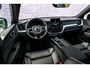 Volvo XC60 2.0 T6 Plug-in Hybrid AWD Plus Black Edition | PHEV | Panoramadak | Head-up Display | 360 Graden Camera | Trekhaak | Elektrisch Verstelbare Voorstoelen | Harman Kardon Audio | Keyless Entry | Elektrische Achterklep | Sportstoelen