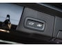Volvo XC60 2.0 T6 Plug-in Hybrid AWD Plus Black Edition | PHEV | Panoramadak | Head-up Display | 360 Graden Camera | Trekhaak | Elektrisch Verstelbare Voorstoelen | Harman Kardon Audio | Keyless Entry | Elektrische Achterklep | Sportstoelen