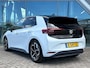 Volkswagen ID.3 First Plus 58 kWh SOH 92,8 % Camera / Trekhaak / Stoelverwarming