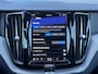 Volvo XC60 Volvo XC60 2.0 T6 Plug-in hybrid AWD R-Design, Pano, Stuurverwarming, Lane assist, 360°, Leder, Stoelverwarming, Memory