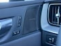 Volvo XC60 Volvo XC60 2.0 T6 Plug-in hybrid AWD R-Design, Pano, Stuurverwarming, Lane assist, 360°, Leder, Stoelverwarming, Memory