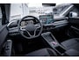 Volkswagen T-Roc Life First Edition | 'App-Connect' draadloze smartphone integratie | Automatische afstandsregeling (Adaptive Cruise Control) | Buitenspiegels elektrisch instel-, verwarm- en inklapbaar
