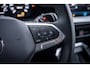 Volkswagen T-Roc Life First Edition | 'App-Connect' draadloze smartphone integratie | Automatische afstandsregeling (Adaptive Cruise Control) | Buitenspiegels elektrisch instel-, verwarm- en inklapbaar