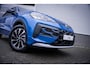 Volkswagen T-Roc Life First Edition | 'App-Connect' draadloze smartphone integratie | Automatische afstandsregeling (Adaptive Cruise Control) | Buitenspiegels elektrisch instel-, verwarm- en inklapbaar