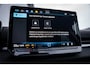 Volkswagen T-Roc Life First Edition | 'App-Connect' draadloze smartphone integratie | Automatische afstandsregeling (Adaptive Cruise Control) | Buitenspiegels elektrisch instel-, verwarm- en inklapbaar