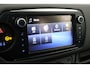 Toyota Yaris 1.5 Hybrid Dynamic | Navigatie | Keyless | Cruise Control | Clima | Camera | 16 inch | Bluetooth | Rijstrooksensor | Dakspoiler