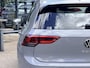 Volkswagen Golf 1.5 eTSI R-Line | Led | Automaat | Pano | Sfeerverlichting | Sportstoelen | Stoel-Stuurverwarming