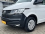 Volkswagen Transporter Kombi 2.0 TDI L2H1 9-Persoons Airco Cruise control Parkeersensoren achter Telefoonverbinding Euro 6 Ideaal voor camperombouw Groeps vervoer Taxi Combi Tourer Passenger