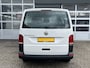 Volkswagen Transporter Kombi 2.0 TDI L2H1 9-Persoons Airco Cruise control Parkeersensoren achter Telefoonverbinding Euro 6 Ideaal voor camperombouw Groeps vervoer Taxi Combi Tourer Passenger