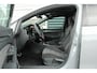 Volkswagen Golf GTI 2.0 TSI 265pk DSG | DCC Onderstel | Panoramadak | Camera | 19" Estoril Velgen