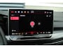 Volkswagen Golf GTI 2.0 TSI 265pk DSG | DCC Onderstel | Panoramadak | Camera | 19" Estoril Velgen