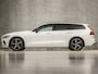 Volvo V60 2.0 T8 Twin Engine AWD Polestar Engineered 405Pk (PANORAMADAK, APPLE CARPLAY, MEMORY SEATS, LEDER, HARMAN/KARDON, TREKHAAK, CAMERA, ADAPTIVE CRUISE, GETINT GLAS, NIEUWSTAAT)