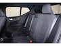 Volvo EX40 Twin Motor Performance Plus 82 kWh - IntelliSafe Assist & Surround - 360º Camera - Verwarmde voorstoelen, stuur & achterbank - Parkeersensoren voor & achter - Elektr. bedienb. voorstoelen met geheugen links - Draadloze tel. lader - Warmtepomp - Extra getint glas - 19' LMV