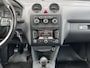 Volkswagen Caddy 1.6 TDI Airco Cruise controle Trekhaak 1400kg trekgewicht Parkeersensoren achter Schuifdeur Telefoon verbinding Stuurwielbediening Navigatiesysteem Euro 5 Bpm vrij voor particulier gebruik!!