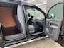 Volkswagen Caddy 1.6 TDI Airco Cruise controle Trekhaak 1400kg trekgewicht Parkeersensoren achter Schuifdeur Telefoon verbinding Stuurwielbediening Navigatiesysteem Euro 5 Bpm vrij voor particulier gebruik!!
