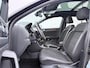 Volkswagen T-Roc 1.5 TSI Sport Business R-line | Pano dak | BEATS Audio | Camera | Stoelverwarming | 18" |