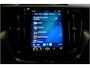Volvo XC60 2.0 T6 AWD 293kW/399pk Aut8 Plug-in hybrid Plus Dark HARMAN/KARDON + PANORAMADAK + EL.TREKHAAK + 360 CAMERA + BLIS + LANE ASSIST + STOEL-&STUURVERWARMING + ADAPT.CRUISE + PILOT ASSIST + MATRIX LED + KEYLESS + PARKSENSOREN V&A + 20" LM-VELGEN!!