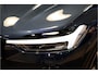 Volvo XC60 2.0 T6 AWD 293kW/399pk Aut8 Plug-in hybrid Plus Dark HARMAN/KARDON + PANORAMADAK + EL.TREKHAAK + 360 CAMERA + BLIS + LANE ASSIST + STOEL-&STUURVERWARMING + ADAPT.CRUISE + PILOT ASSIST + MATRIX LED + KEYLESS + PARKSENSOREN V&A + 20" LM-VELGEN!!
