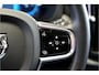 Volvo XC60 2.0 T6 AWD 293kW/399pk Aut8 Plug-in hybrid Plus Dark HARMAN/KARDON + PANORAMADAK + EL.TREKHAAK + 360 CAMERA + BLIS + LANE ASSIST + STOEL-&STUURVERWARMING + ADAPT.CRUISE + PILOT ASSIST + MATRIX LED + KEYLESS + PARKSENSOREN V&A + 20" LM-VELGEN!!