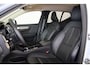 Volvo XC40 B3 Plus Dark - IntelliSafe Assist & Surround - 360º Camera - Harman Kardon audio - Verwarmde voorstoelen & stuur - Parkeersensoren voor & achter - Elektr. bedienb. voorstoelen met geheugen links -  Draadloze tel. lader - Standkachel - Extra getint glas - 18' LMV