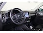 Volvo XC40 B3 Plus Dark - IntelliSafe Assist & Surround - 360º Camera - Harman Kardon audio - Verwarmde voorstoelen & stuur - Parkeersensoren voor & achter - Elektr. bedienb. voorstoelen met geheugen links -  Draadloze tel. lader - Standkachel - Extra getint glas - 18' LMV
