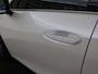 Lexus UX 250h Preference Line | Dealer Onderhouden | Trekhaak | Blind Spot Monitor | Parkeersensoren voor+achter | Climate Control | LED verlichting |