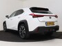 Lexus UX 250h Preference Line | Dealer Onderhouden | Trekhaak | Blind Spot Monitor | Parkeersensoren voor+achter | Climate Control | LED verlichting |