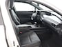 Lexus UX 250h Preference Line | Dealer Onderhouden | Trekhaak | Blind Spot Monitor | Parkeersensoren voor+achter | Climate Control | LED verlichting |