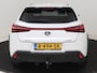 Lexus UX 250h Preference Line | Dealer Onderhouden | Trekhaak | Blind Spot Monitor | Parkeersensoren voor+achter | Climate Control | LED verlichting |