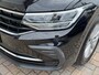 Volkswagen Tiguan 1.5 TSI Life Business / ADAPTIVE CRUISE/ APP-CONNECT/ PARK.SENSOREN V+A/ CAMERA/ STUUR+STOELVERWARMING/ MASSAGE/ ELEK.ACHTERKLEP/ KEYLESS/ DIGITAL DASH/ NAVI/ DAB/ CLIMA/ 17'' LMV