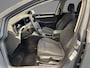 Volkswagen Golf 1.0 eTSI 110pk DSG Life · Camera · Apple/Android Car Play · ACC · Sfeerverlichting · Navigatie · Draadloze Telefoonlader · Garantie t/m 06-02-2028 of 100.000km