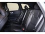 Volvo XC60 T6 Recharge AWD Ultra Black Edition - Panorama/schuifdak - IntelliSafe Assist & Surround - 360º Camera - Bowers & Wilkins audio - Adaptieve LED koplampen - Verwarmde voorstoelen, stuur & achterbank - Parkeersensoren voor & achter - Elektr. bedienb. voorstoelen met geheugen - Head up display - Draadloze tel. lader - Extra getint glas - Inklapbare trekhaak - 21' LMV