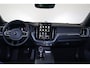 Volvo XC60 T6 Recharge AWD Ultra Black Edition - Panorama/schuifdak - IntelliSafe Assist & Surround - 360º Camera - Bowers & Wilkins audio - Adaptieve LED koplampen - Verwarmde voorstoelen, stuur & achterbank - Parkeersensoren voor & achter - Elektr. bedienb. voorstoelen met geheugen - Head up display - Draadloze tel. lader - Extra getint glas - Inklapbare trekhaak - 21' LMV