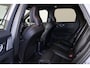 Volvo XC60 T6 Recharge AWD Ultra Black Edition - Panorama/schuifdak - IntelliSafe Assist & Surround - 360º Camera - Bowers & Wilkins audio - Adaptieve LED koplampen - Verwarmde voorstoelen, stuur & achterbank - Parkeersensoren voor & achter - Elektr. bedienb. voorstoelen met geheugen - Head up display - Draadloze tel. lader - Extra getint glas - Inklapbare trekhaak - 21' LMV