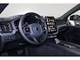 Volvo XC60 T6 Recharge AWD Ultra Black Edition - Panorama/schuifdak - IntelliSafe Assist & Surround - 360º Camera - Bowers & Wilkins audio - Adaptieve LED koplampen - Verwarmde voorstoelen, stuur & achterbank - Parkeersensoren voor & achter - Elektr. bedienb. voorstoelen met geheugen - Head up display - Draadloze tel. lader - Extra getint glas - Inklapbare trekhaak - 21' LMV