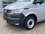 Volkswagen Transporter 2.0 TDI L1H1 4Motion 4x4 Airco Cruise controle Trekhaak 2500kg trekgewicht Telefoonverbinding Apple carplay Navigatiesysteem Parkeersensoren Achter Euro 6 1e eigenaar Dealer onderhouden