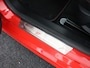 Ford Fiesta 1.0 EcoBoost ST-Line carplay, bluetooth, airco, cruise control, spoiler, bandenspanningscontrolesysteem, boordcomputer, brake assist system, hill hold functie, buitenspiegels elektrisch verstel- en verwarmbaar, e Super mooi rood, met alle functies erop die je wilt hebben voor deze mooie ST-line. De functies, zoals carplay, navigatie, airco en cruisecontrol.