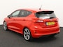 Ford Fiesta 1.0 EcoBoost ST-Line carplay, bluetooth, airco, cruise control, spoiler, bandenspanningscontrolesysteem, boordcomputer, brake assist system, hill hold functie, buitenspiegels elektrisch verstel- en verwarmbaar, e Super mooi rood, met alle functies erop die je wilt hebben voor deze mooie ST-line. De functies, zoals carplay, navigatie, airco en cruisecontrol.