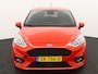 Ford Fiesta 1.0 EcoBoost ST-Line carplay, bluetooth, airco, cruise control, spoiler, bandenspanningscontrolesysteem, boordcomputer, brake assist system, hill hold functie, buitenspiegels elektrisch verstel- en verwarmbaar, e Super mooi rood, met alle functies erop die je wilt hebben voor deze mooie ST-line. De functies, zoals carplay, navigatie, airco en cruisecontrol.