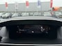 Peugeot 208 100 Pk Benzine ** Automaat ** Luxe Allure * Navigatie * Trekhaak * Panoramadak * 3-D Dashboard * Keyless Start Button * 1/2 Leder Interieur * L.M. Velgen * Vingerhoets; Vierde Generatie Eersteklas Service. Al meer dan 100 jaar een begrip in de Brabantse Kempen.