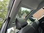Peugeot 208 100 Pk Benzine ** Automaat ** Luxe Allure * Navigatie * Trekhaak * Panoramadak * 3-D Dashboard * Keyless Start Button * 1/2 Leder Interieur * L.M. Velgen * Vingerhoets; Vierde Generatie Eersteklas Service. Al meer dan 100 jaar een begrip in de Brabantse Kempen.