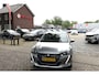 Peugeot 208 100 Pk Benzine ** Automaat ** Luxe Allure * Navigatie * Trekhaak * Panoramadak * 3-D Dashboard * Keyless Start Button * 1/2 Leder Interieur * L.M. Velgen * Vingerhoets; Vierde Generatie Eersteklas Service. Al meer dan 100 jaar een begrip in de Brabantse Kempen.