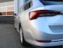 Skoda Octavia Combi 1.0 e-TSI 110PK Automaat Business Edition /NAVI/17'LM/PDC/LED/Keyless/Lane assist/Trekhaak/DAB+/Cruise control/NAP! 1e eig!
